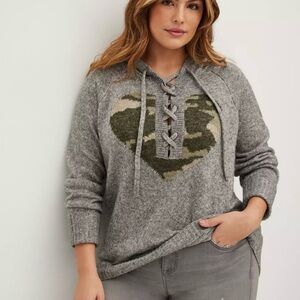 Torrid Sweater Raglan Hoodie Soft Knit Camo Heart Gray Plus Size 4 Front Tie NEW